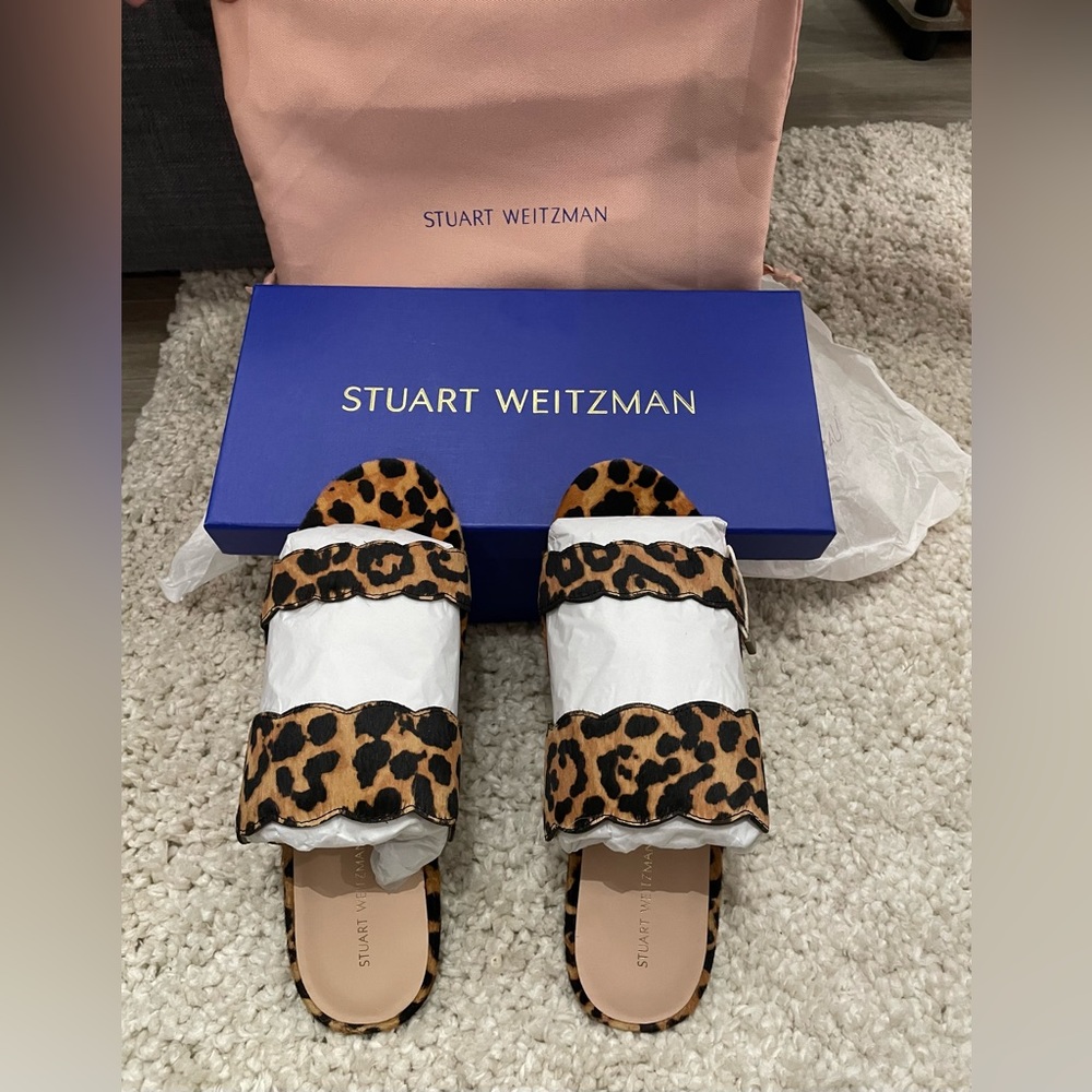 Stuart Weitzman Santorini scalloped leopard-print calf hair sandals
Size 6